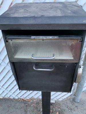 Drop off box ( before covid was used only as early drop off and now used as contactless drop off for car service)