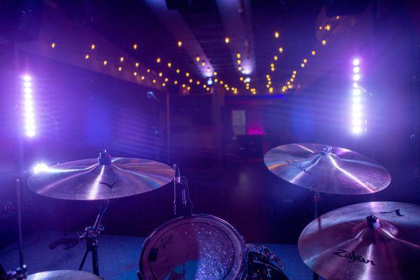 It wouldn't be 7DrumCity without great sound, especially for drummers. Enjoy top-notch sound and lighting at every show.