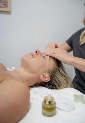 The Acupuncture Facial. The best alternative to Botox!