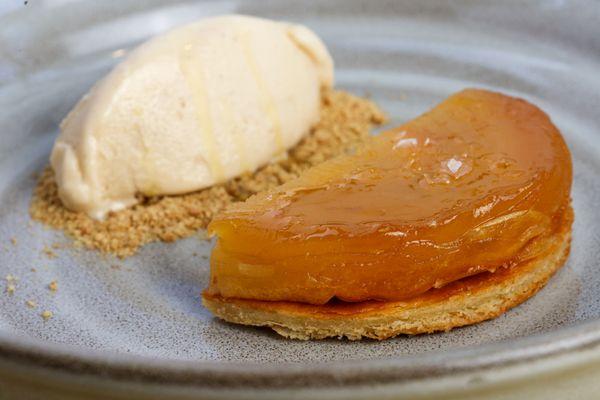 APPLE TART / Apple Syrup / Sweet Soy Ice Cream / Graham Cracker