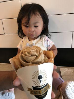 IG: rexie613... My daughter admiring her dad's ice cream in the shape of a rose