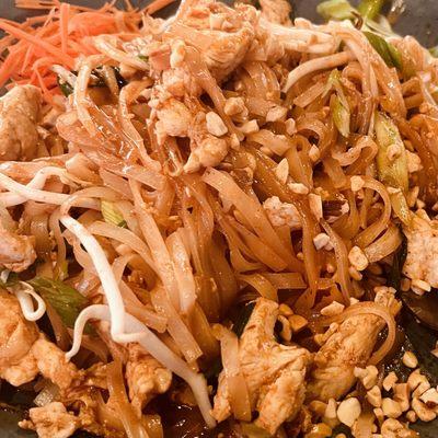 Pad Thai Chicken platter