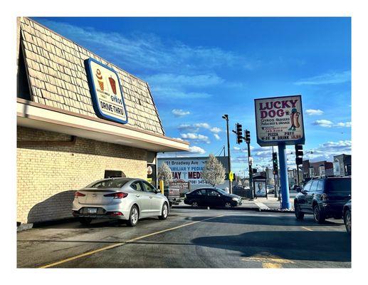 Drive Thru @ The Lucky Dog  1819 W Lake St, Melrose Park, IL