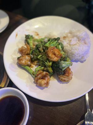 Shrimp and G02. Stir-Fried Broccoli with Beef