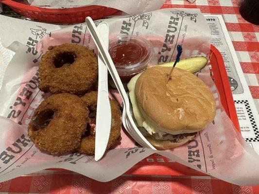 Smashburger with onion rings