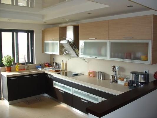 ALUMINUM FRAME DOORS FOR KITCHENS, CABINETRY, BATH AND COMMERCIAL APPLICATIONS