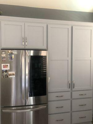 Double Pantry, with drawers on bottom