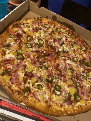 Pizza with ham jalapeño and pineapple