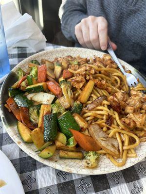 Hibachi Chicken with Noodles and Veggies