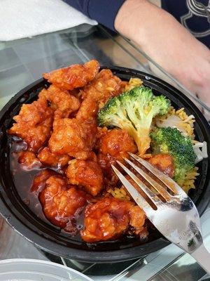 General Tso's chicken lunch portion