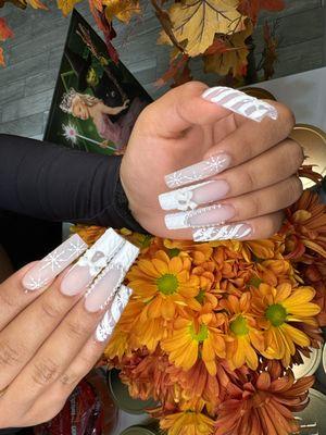 Christmas nails in white