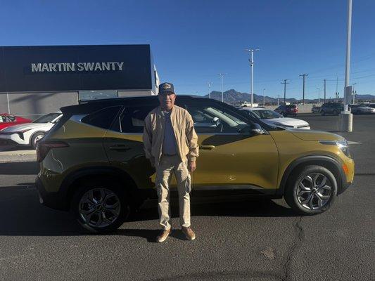 Happy Customer and his new 2024 KIA Seltos!!