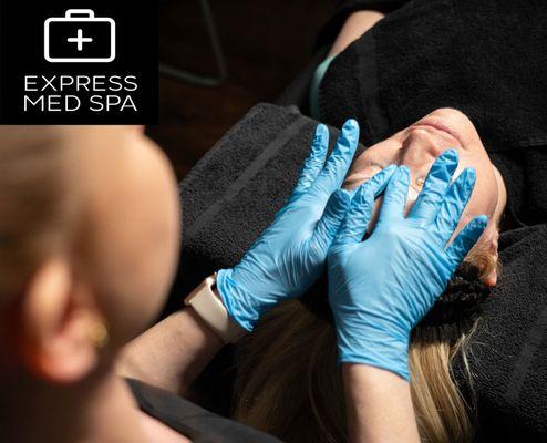 Experience rejuvenating facials at Express Med Spa Chicago. Expert care for glowing, youthful skin--perfect for women seeking radiant skin