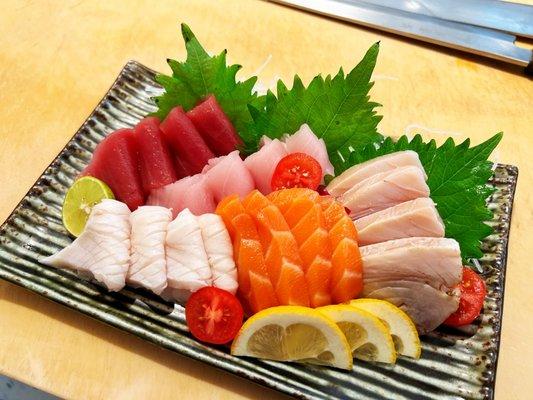 20 pieces sashimi for first hour special