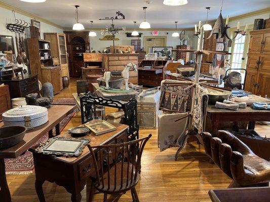 Olde 1811 Antique Shoppe