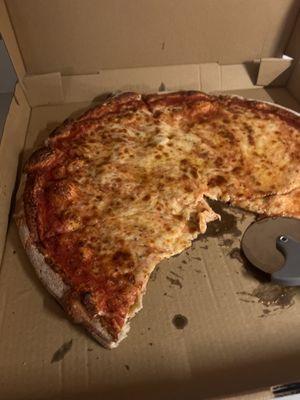 It's hard to mess up a cheese pizza but they did it!