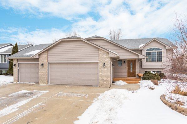 Marvelously Updated, Flawless In Amazing SW Culdesac #7223WLancasterCir http://www.siouxfallsrealestateonline.com/property/21800864/?addrs=1