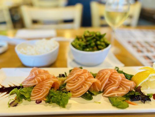 Salmon sashimi sampler