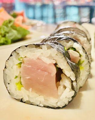 LOVE LOVE LOVE the Amberjack Roll :)...