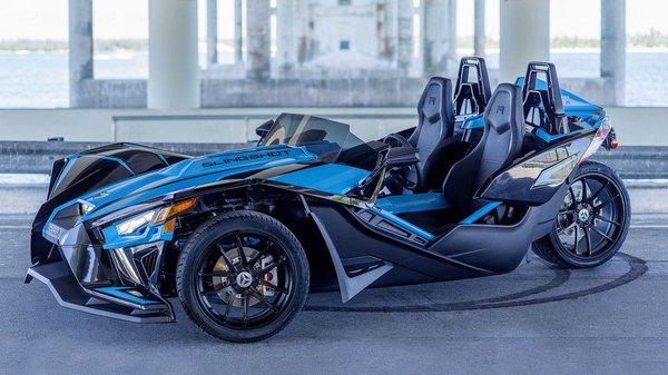 all blue 2021 slingshot R