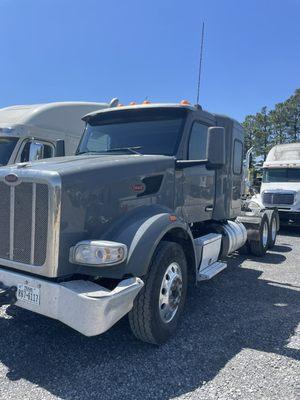 23 Peterbuilt 579 Front Windshield Replacement