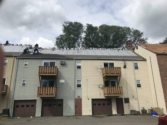 English Hill condos in Glastonbury roofing project