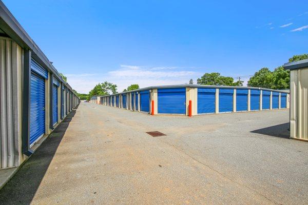 Drive up units of Morningstar Storage on Little Rock Road