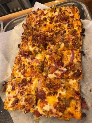 Bacon Cheeseburger Pizza