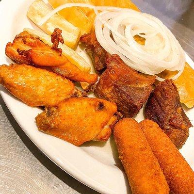 Have some Cuban food right here in Valencia! 
Come dine in now and have our Sampler platter as an appetizer!