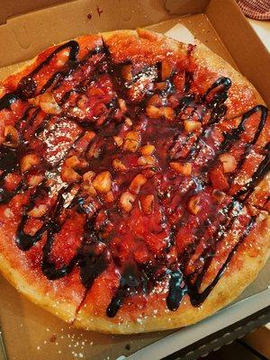 strawberry chocolate dessert pizza