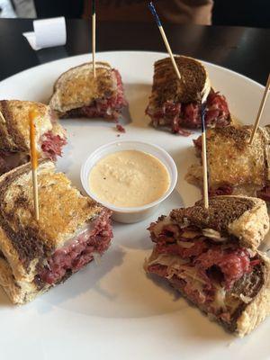 Rueben bites