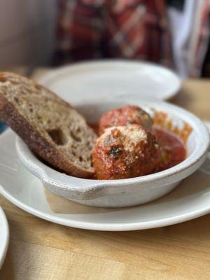 Meatballs in Spicy Marinara