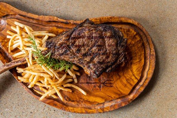 El Chingon Tomahawk Steak & Frites
48.5 oz. Bone-in Prime Grade Angus Tomahawk Ribeye Chop with Truffled Fries