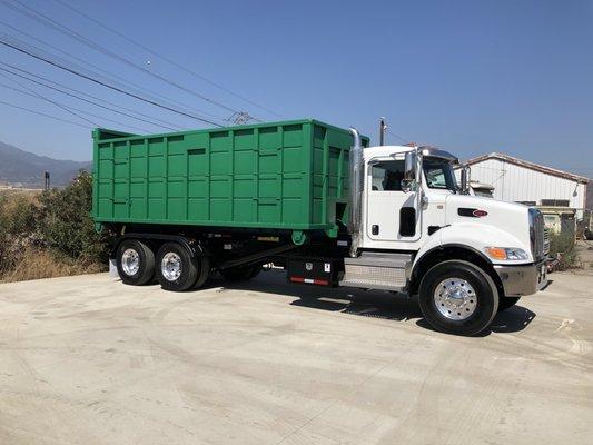 Roll Off Truck with 40 Yard Container