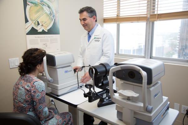 Dr. Kamen is committed to providing personalized care and individual attention to each patient who visits the Kamen Eye Surge...