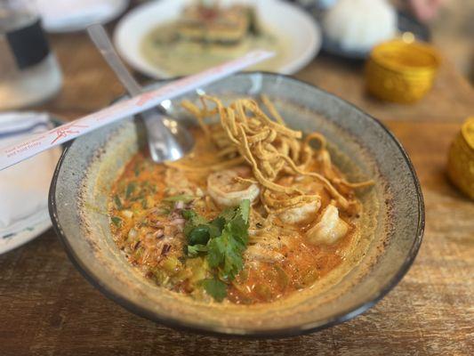 Shrimp and yellow curry