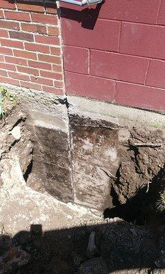 we repair cracked or leaking foundation walls