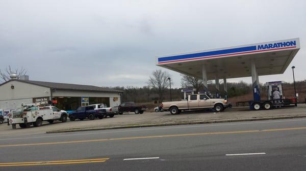 Moses Market with Marathon gasoline off I-65