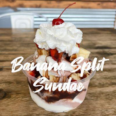 Banana split sundae