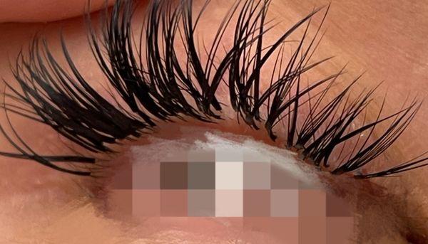 Don't upgrade to 3D lash unless the technician is good! This is the most horrible eyelash extensions experience I ever experienced!