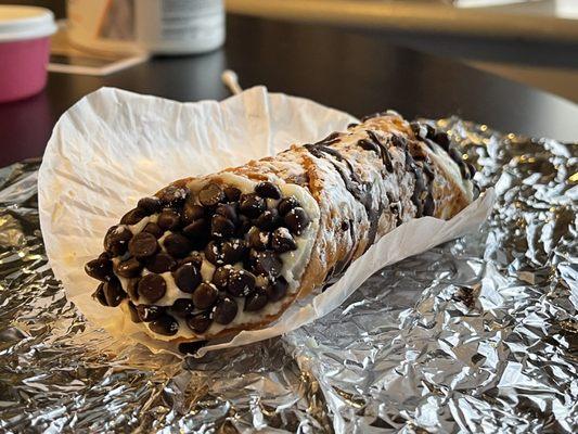 Chocolate Chip Cannoli - a must buy!