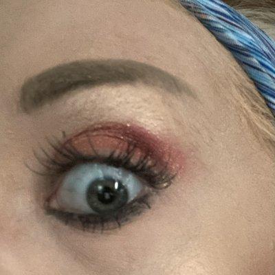 See how the middle is all empty? Both eyes. You can see how I didn't even put eyeshadow next to the eyelash line. Gah.