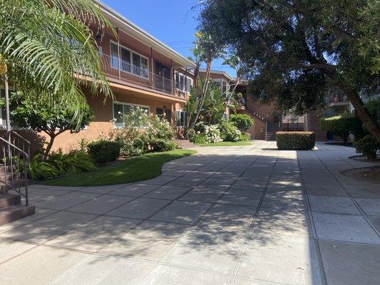 1020 E. 2nd Street, Long Beach, 1bed/1ba Condo, it SOLD "as-is" (562) 869-4111