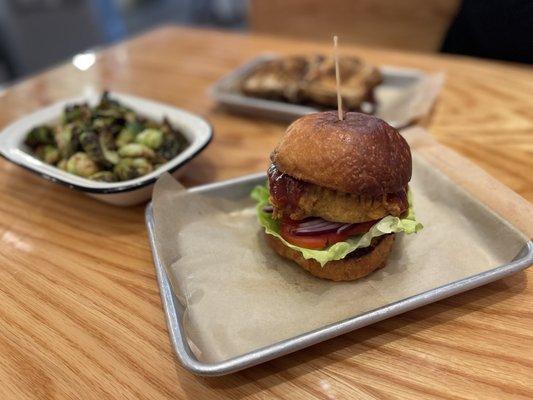 bbq tempeh burger