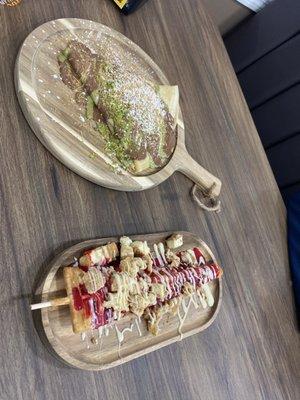 Dubai Crepe & Stawberry (Cheesecake) waffle stick