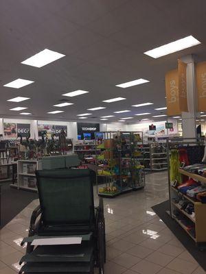 Kohl's -- Northborough Crossing : 7102 Shops Way, Northborough             Interior