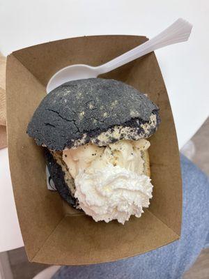 Ice cream sandwich Concha