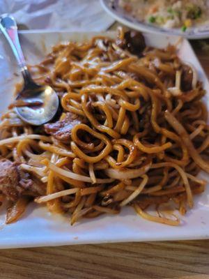 Chow mein with beef