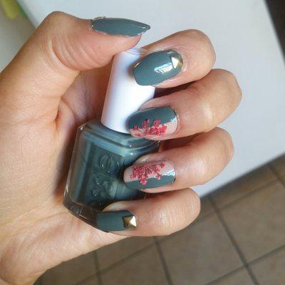 Add some nail art to your nails !