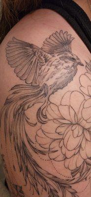 Bird shoulder tattoo by Lo